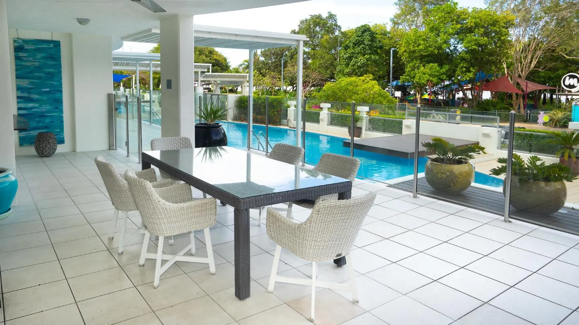 ***** Aparthotel Waters Edge Apartment Cairns Australia