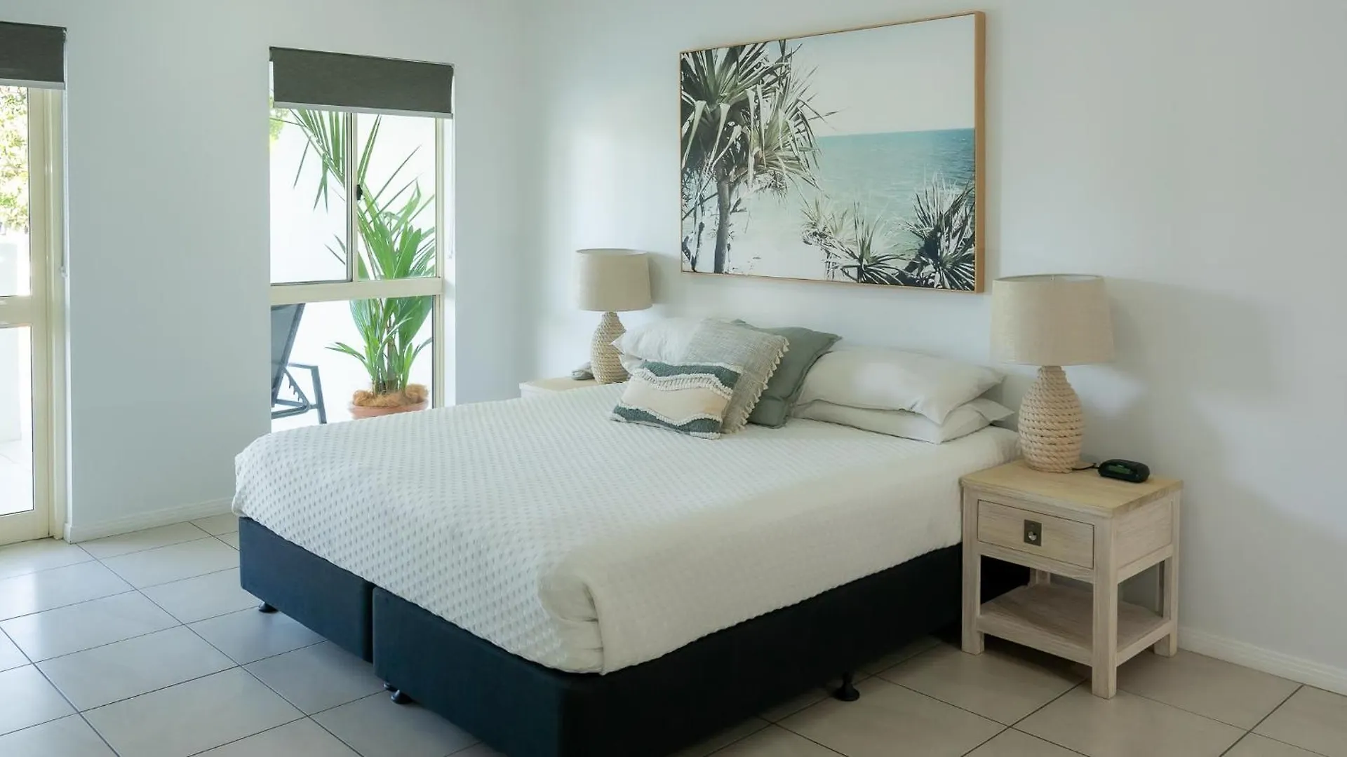 Waters Edge Apartment Cairns Aparthotel