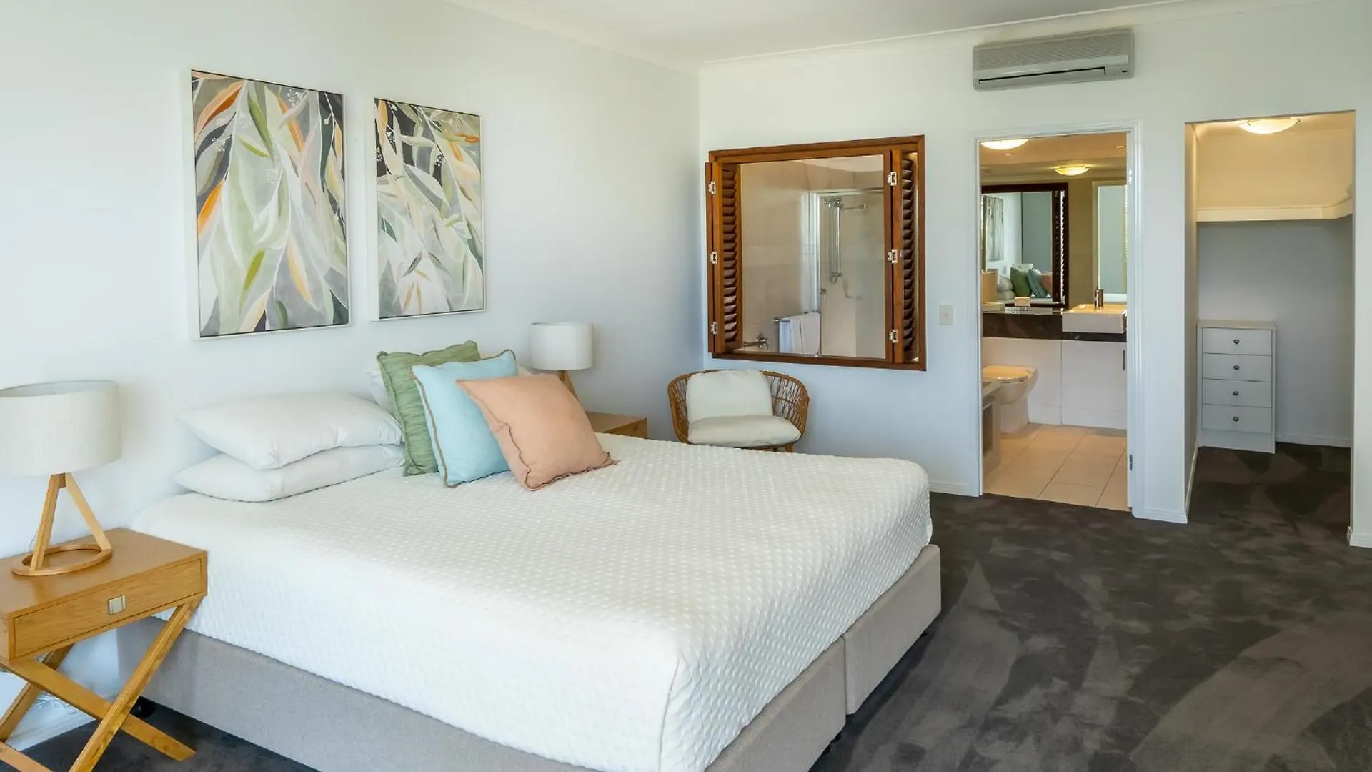 Waters Edge Apartment Cairns