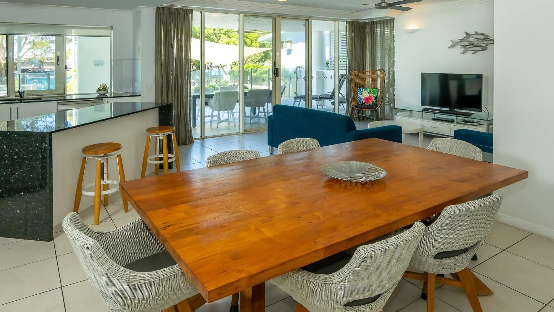 Waters Edge Apartment Cairns Australia