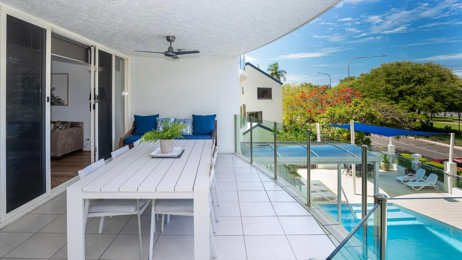 Waters Edge Apartment Cairns 5*,