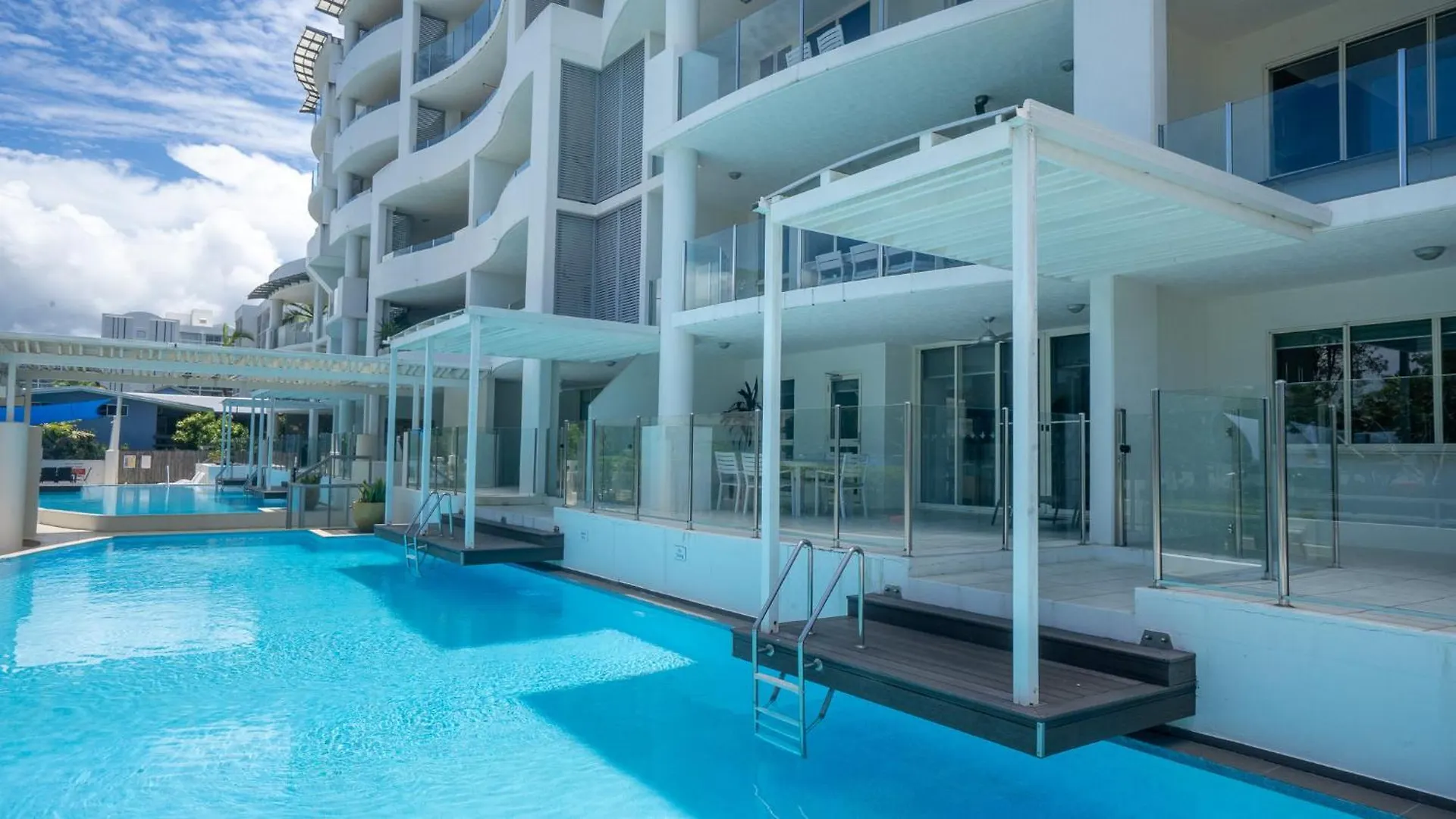 Waters Edge Apartment Cairns