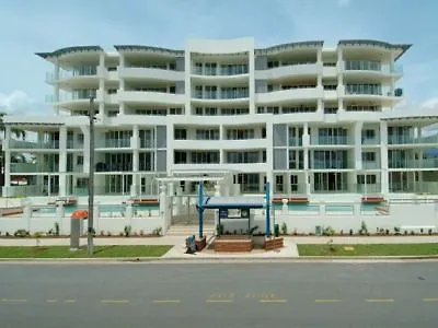 Waters Edge Apartment Cairns Aparthotel