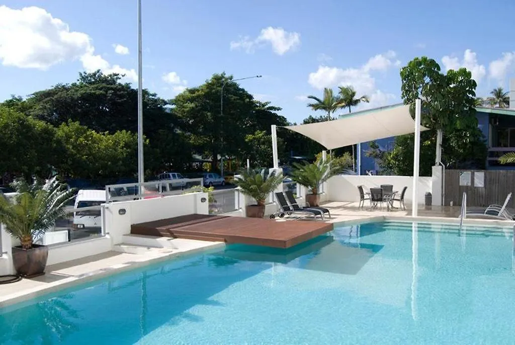 ***** Aparthotel Waters Edge Apartment Cairns Australia